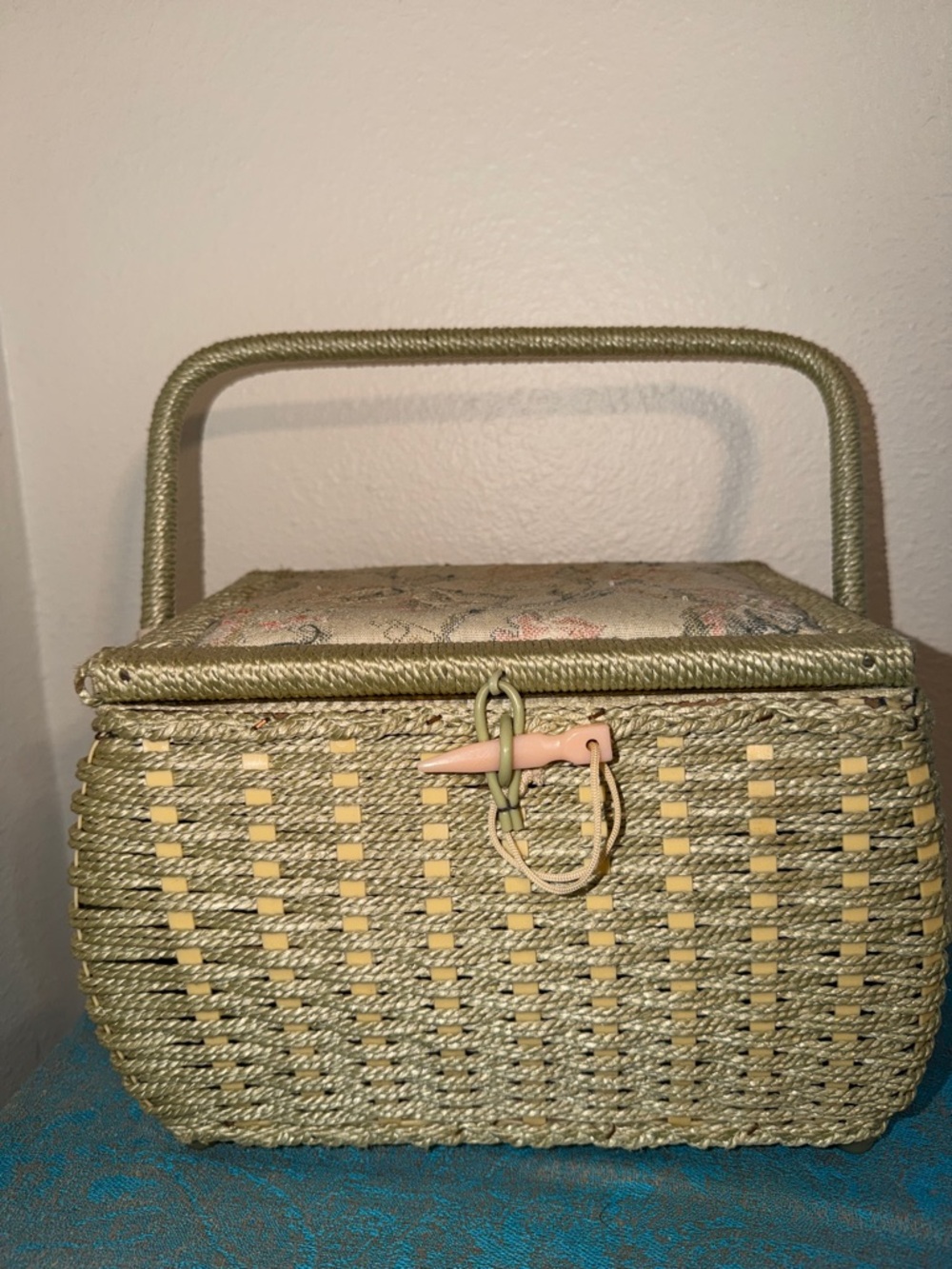 Vtg WovenTop-Handle Sewing Basket Pin Cushion Top w/String & Unfinished Projects